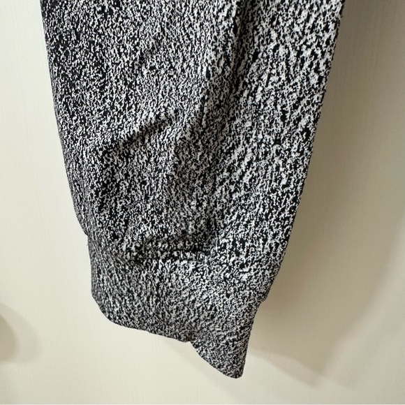 Lululemon Ready to Rulu Pant, Spray Jacquard Black & White Joggers, Size 6 - Picture 9 of 14